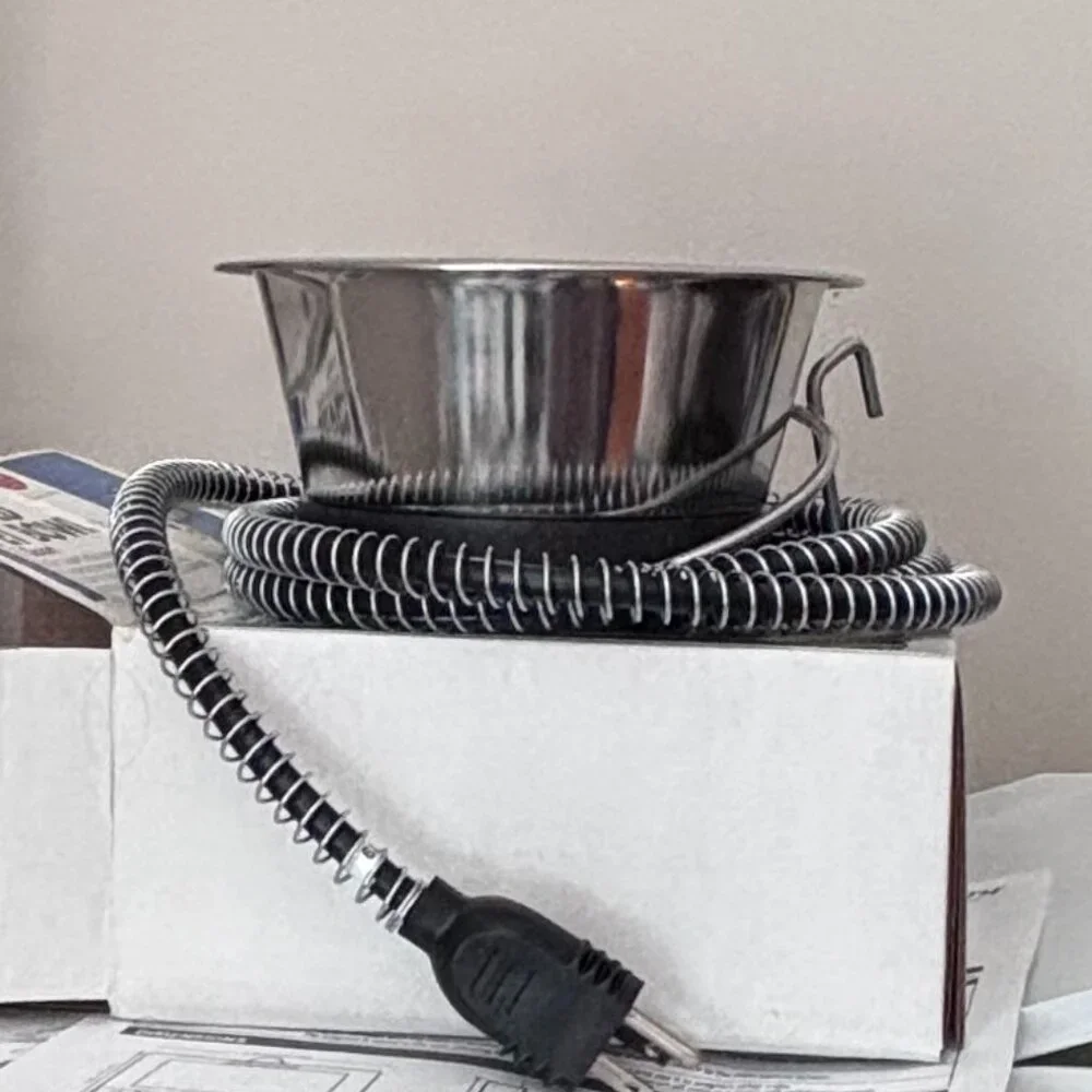 API Model 90 Heated Stainless Steel Bowl 1 Quart - Cage/Crate Mount (No-Freeze)